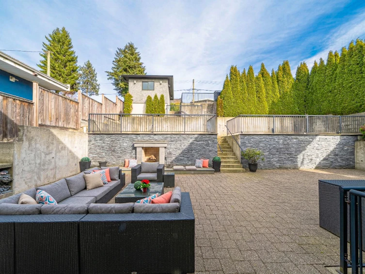 1068 Holdom Avenue, Burnaby, BC, V5B 3V6 - 35