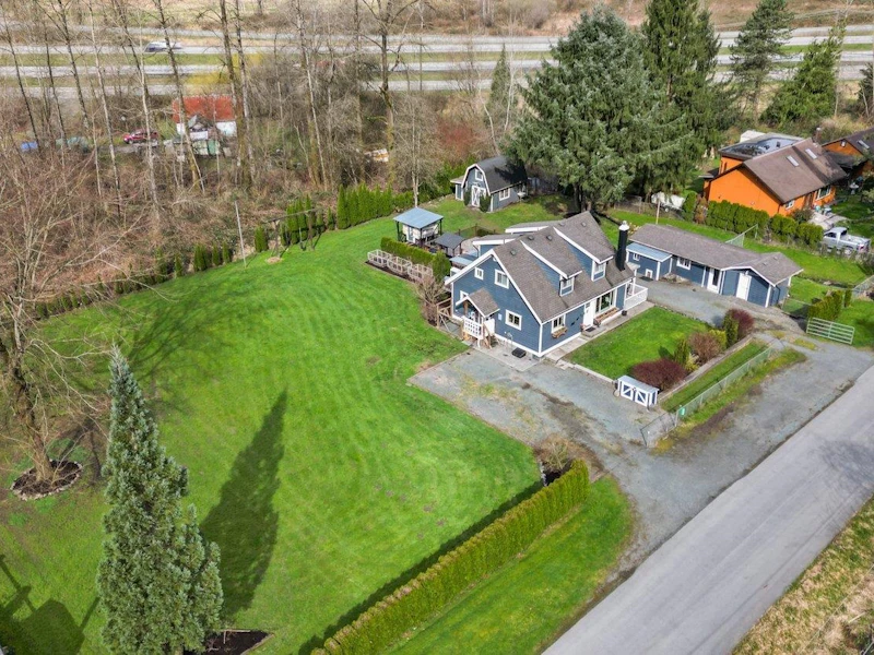 10421 S Popkum Road, Chilliwack BC V0X 1X1