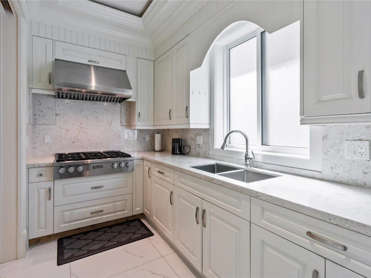 8371 Mowbray Road, Richmond, BC, V7A 2B8 - 6