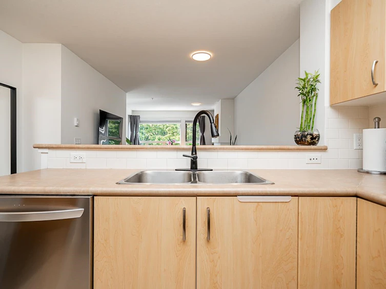 217-801 Klahanie Drive, Port Moody, BC, V3H 5K4 - 9