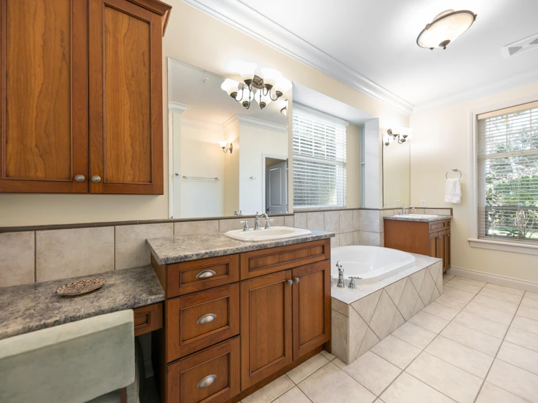 13785 Marine Drive, Surrey, BC, V4B 1A3 - 14