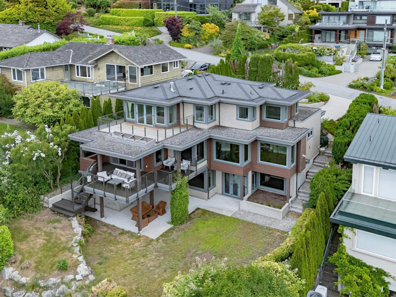 2548 Mathers Avenue, West Vancouver BC V7V 2J1