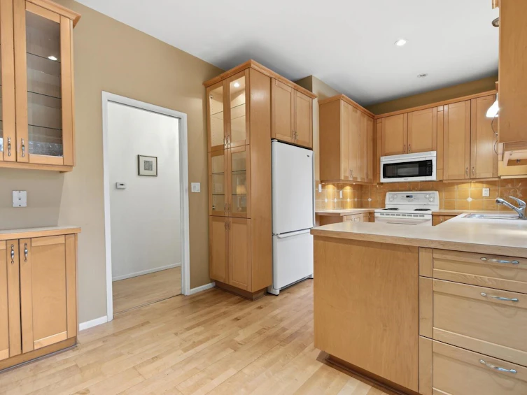 533 Ascot Street, Coquitlam, BC, V3J 6H5 - 9