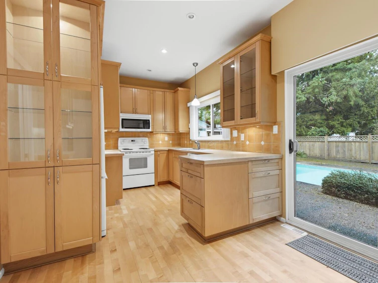 533 Ascot Street, Coquitlam, BC, V3J 6H5 - 3