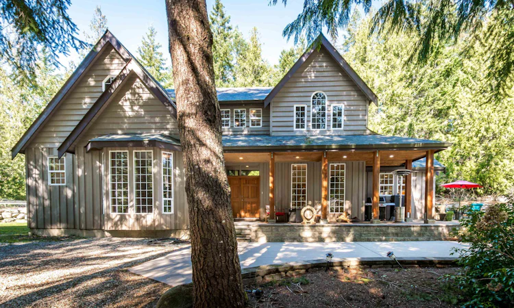 6979 Sechelt Inlet Road