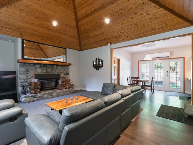6979 Sechelt Inlet Road, Sechelt, BC, V7Z 0P1 - 6