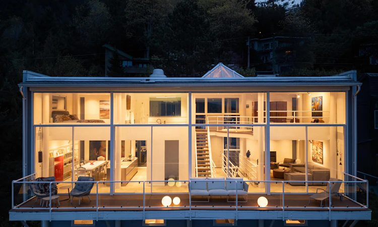 90 Isleview Place