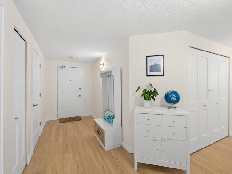 201-1480 Foster Street, Surrey, BC, V4B 3X7 - 4
