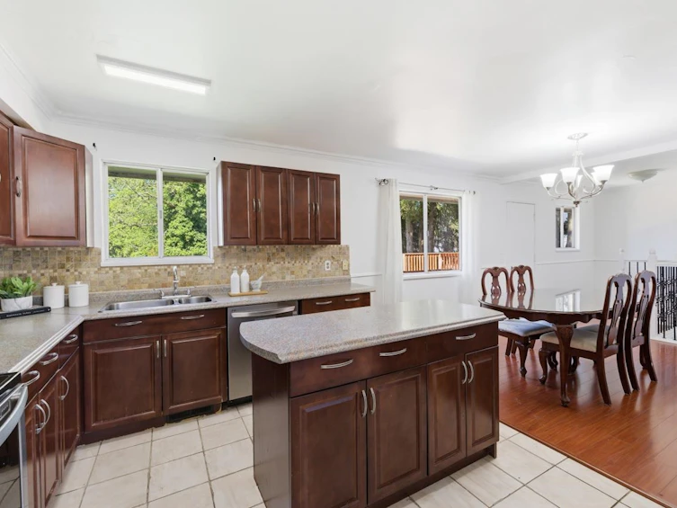 14245 Kindersley Drive, Surrey, BC, V3R 5P7 - 8