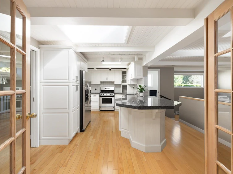 5735 Bluebell Drive, West Vancouver, BC, V7W 1T2 - 5