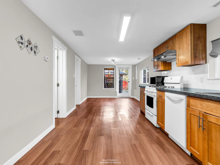 4446 Quebec Street, Vancouver, BC, V5V 3L7 - 25