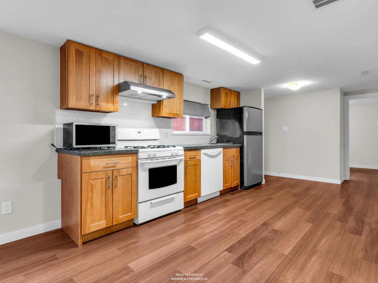 4446 Quebec Street, Vancouver, BC, V5V 3L7 - 24