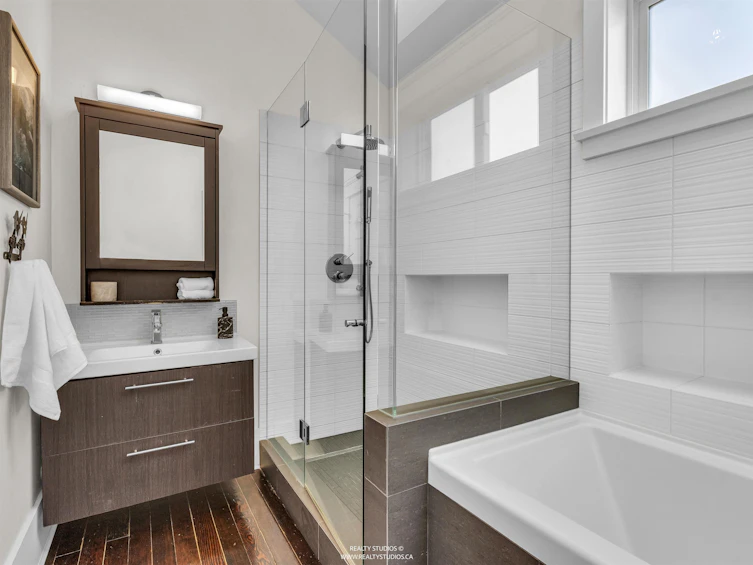 4446 Quebec Street, Vancouver, BC, V5V 3L7 - 16