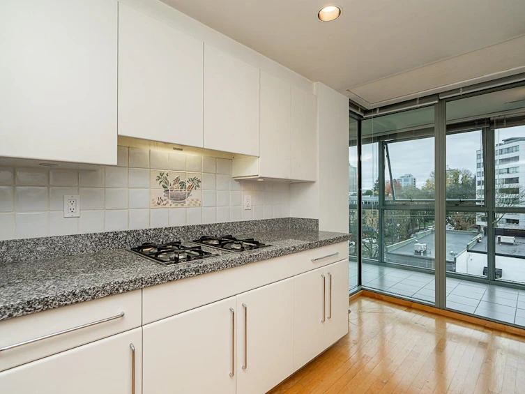 602-1550 W 15th Avenue, Vancouver, BC, V6J 2K6 - 4