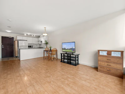 905-8100 Saba Road - 5
