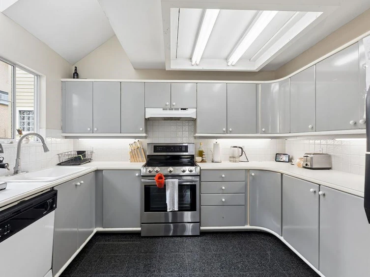 3110 W 3 Avenue, Vancouver, BC, V6K 1N3 - 17