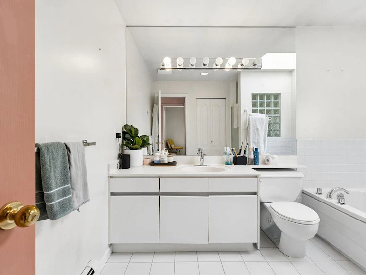 3110 W 3 Avenue, Vancouver, BC, V6K 1N3 - 25