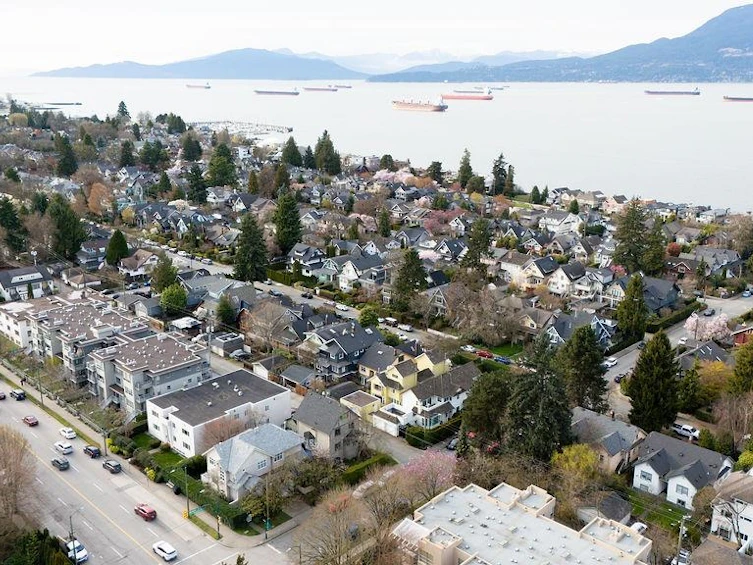 3110 W 3 Avenue, Vancouver, BC, V6K 1N3 - 38
