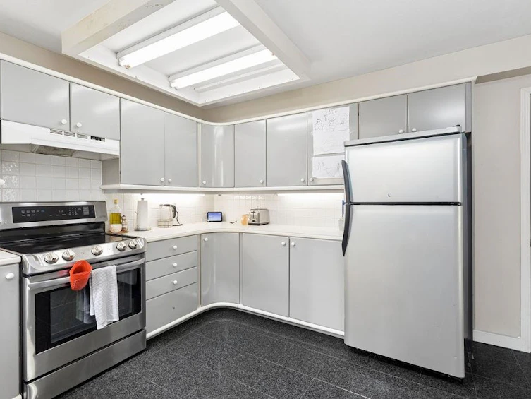 3110 W 3 Avenue, Vancouver, BC, V6K 1N3 - 18