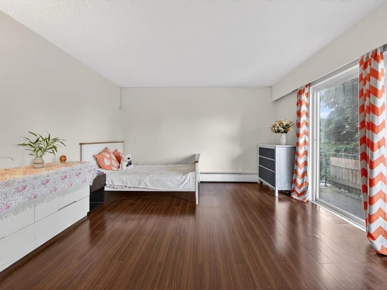 202-4695 Imperial Street, Burnaby, BC, V5J 1B9