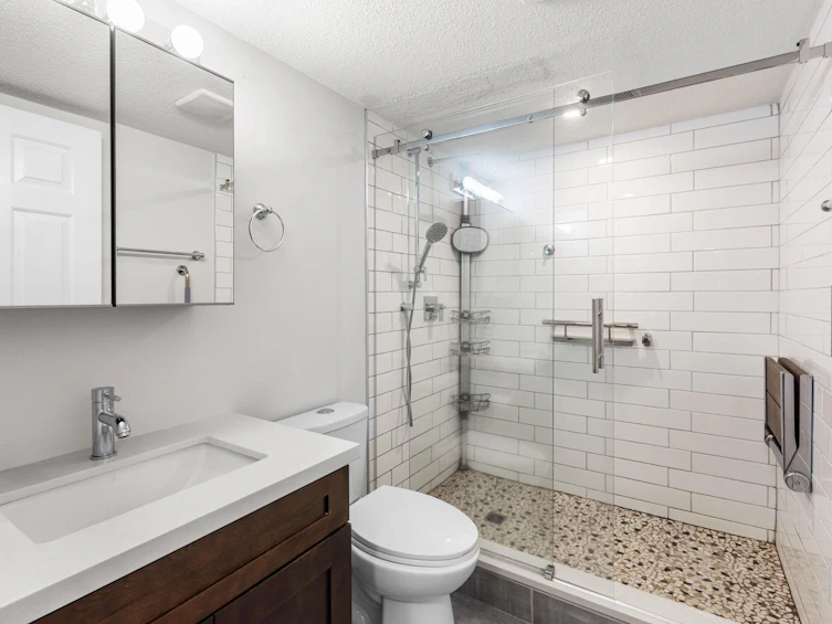 228-32853 Landeau Place, Abbotsford, BC, V2S 6S6 - 25
