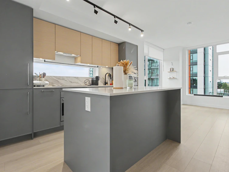 710-13725 George Junction, Surrey, BC, V3T 0V7 - 14
