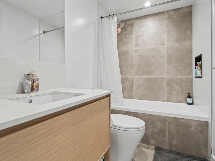 710-13725 George Junction, Surrey, BC, V3T 0V7 - 21