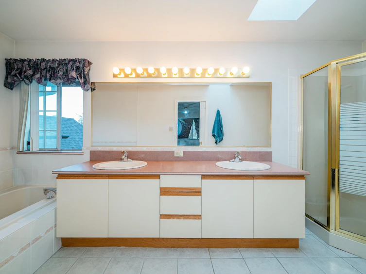 9072 Briar Road, Burnaby, BC, V3N 4W8 - 18