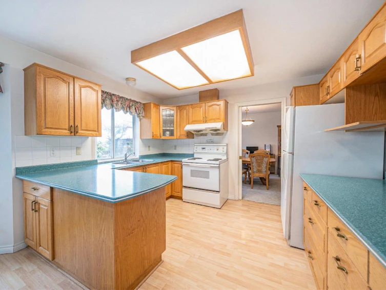 9072 Briar Road, Burnaby, BC, V3N 4W8 - 11