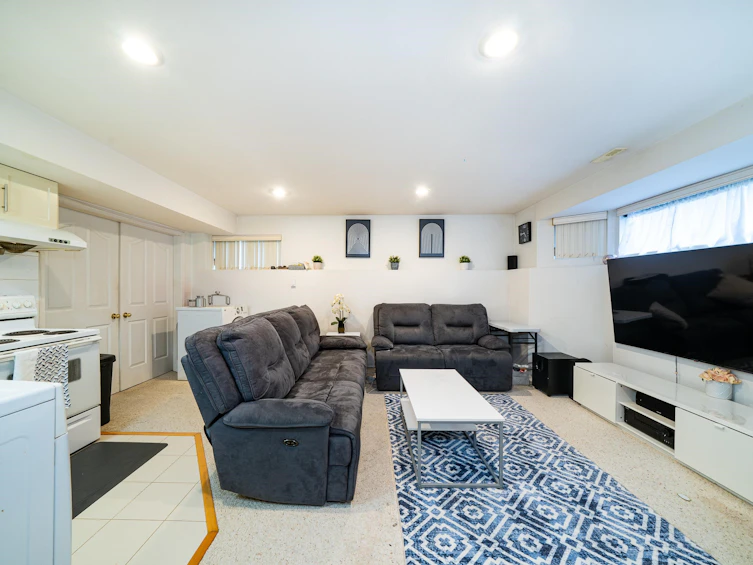 9072 Briar Road, Burnaby, BC, V3N 4W8 - 25