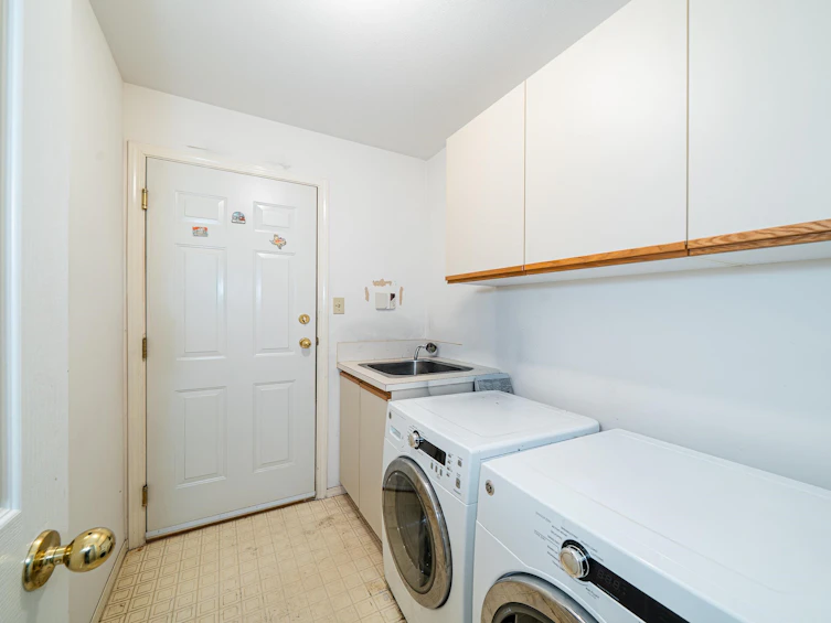 9072 Briar Road, Burnaby, BC, V3N 4W8 - 24