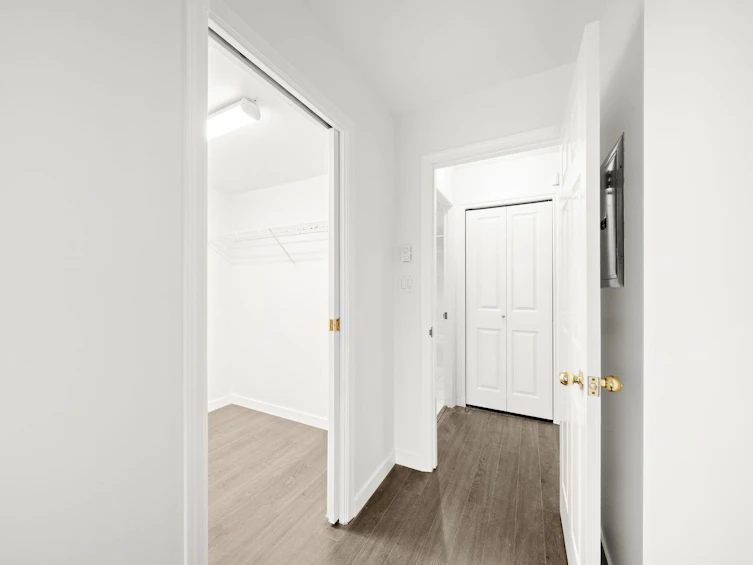 1101-9623 Manchester Drive, Burnaby, BC, V3N 4Y8 - 22