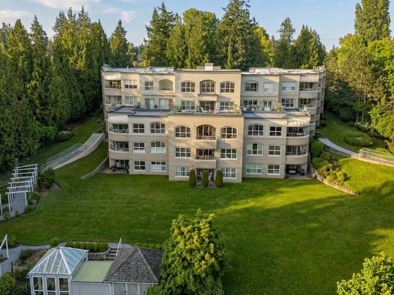 301 - 1725 128th Street, Surrey BC V4A 3V2