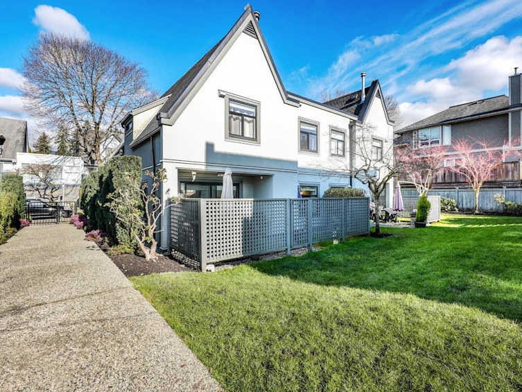 38-889 Tobruck Avenue, North Vancouver, BC, V7P 1V9