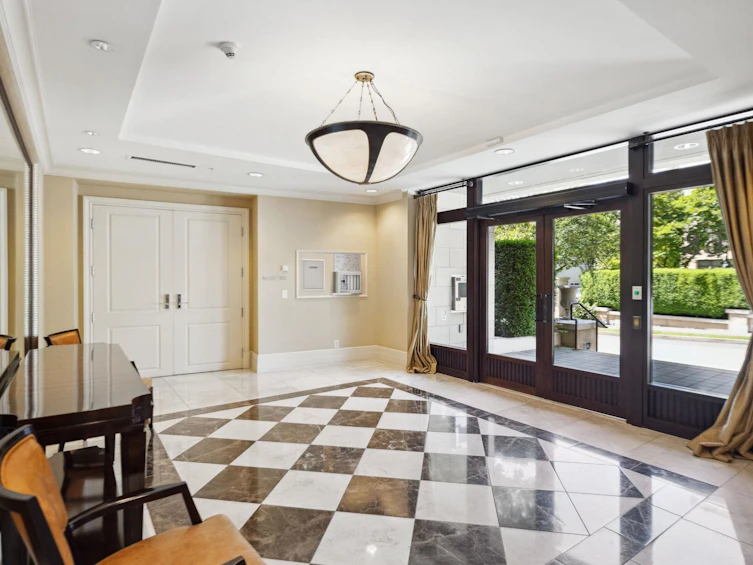 300-568 Waters Edge Crescent, West Vancouver, BC, V7T 0A2 - 2