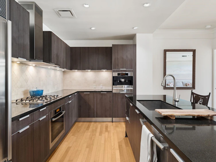 300-568 Waters Edge Crescent, West Vancouver, BC, V7T 0A2 - 10