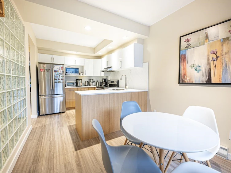 206-3151 Woodbine Drive, North Vancouver, BC, V7R 2S4 - 5