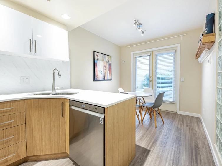 206-3151 Woodbine Drive, North Vancouver, BC, V7R 2S4 - 13