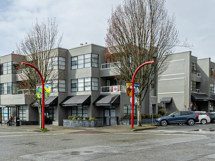 206-3151 Woodbine Drive, North Vancouver, BC, V7R 2S4 - 9