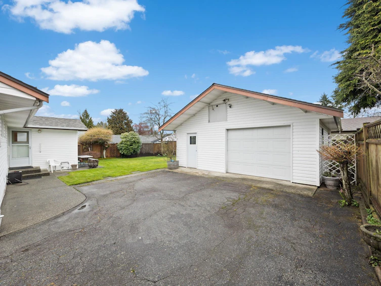 11060 Wren Crescent, Surrey, BC, V3R 5A2 - 5