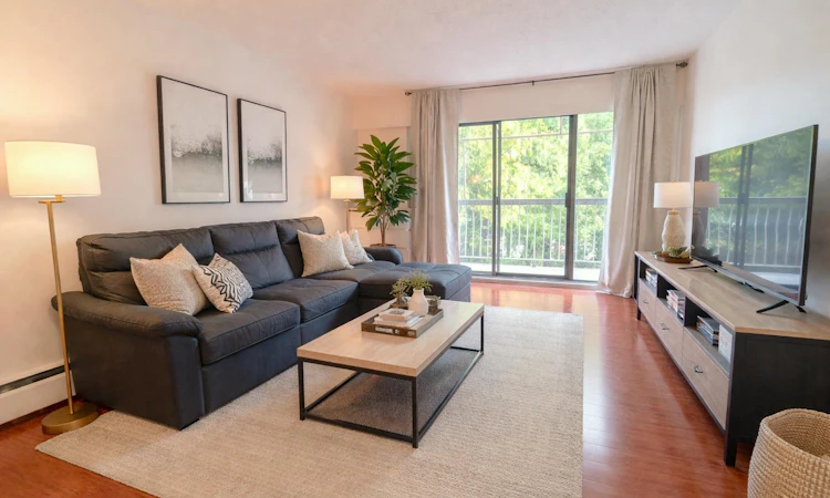 308-7428 19th Avenue