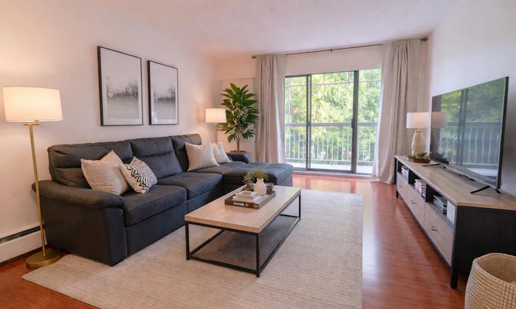 308-7428 19th Avenue