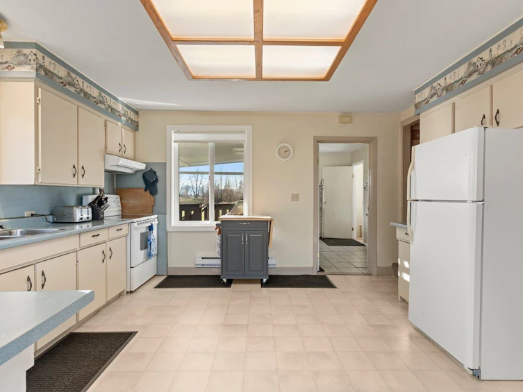 9227 Annis Road, Chilliwack, BC, V0X 1X2 - 9