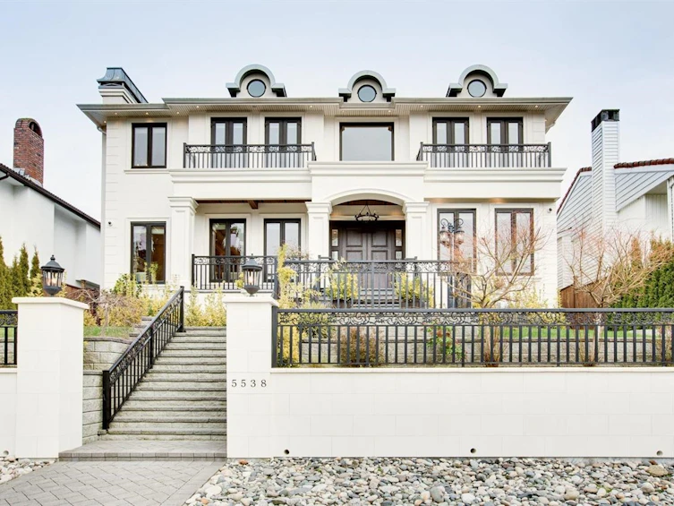 5538 Meadedale Drive, Burnaby, BC, V5B 2E8