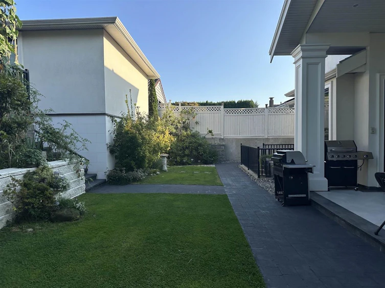 5538 Meadedale Drive, Burnaby, BC, V5B 2E8 - 9