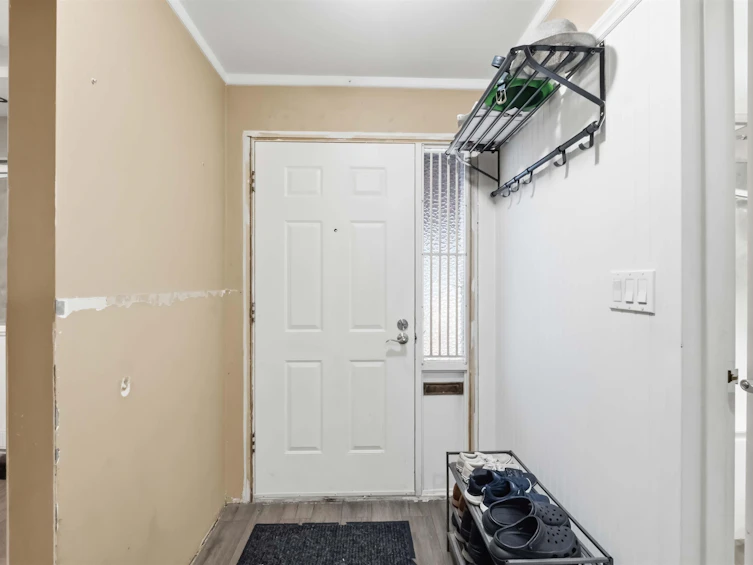 13323 71b Avenue, Surrey, BC, V3W 7Z5 - 2