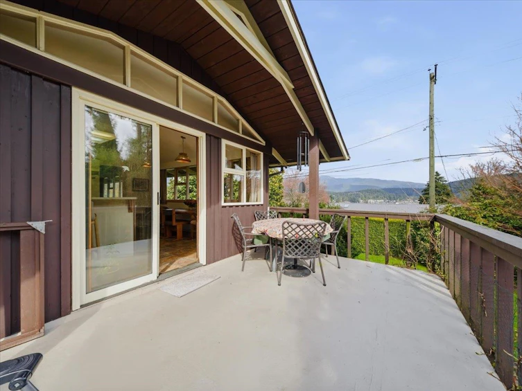 809 Roslyn Boulevard, North Vancouver, BC, V7G 1P4 - 23
