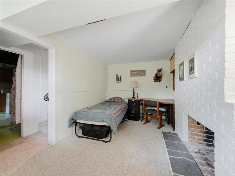 809 Roslyn Boulevard, North Vancouver, BC, V7G 1P4 - 30