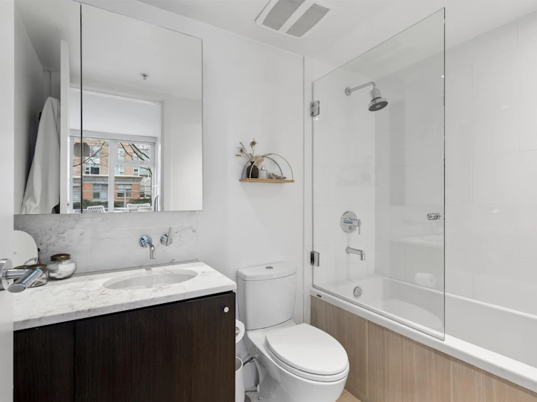 303-150 W 15th Street, North Vancouver, BC, V7M 1R5 - 24