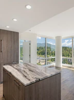 1702 680 Seylynn Crescent